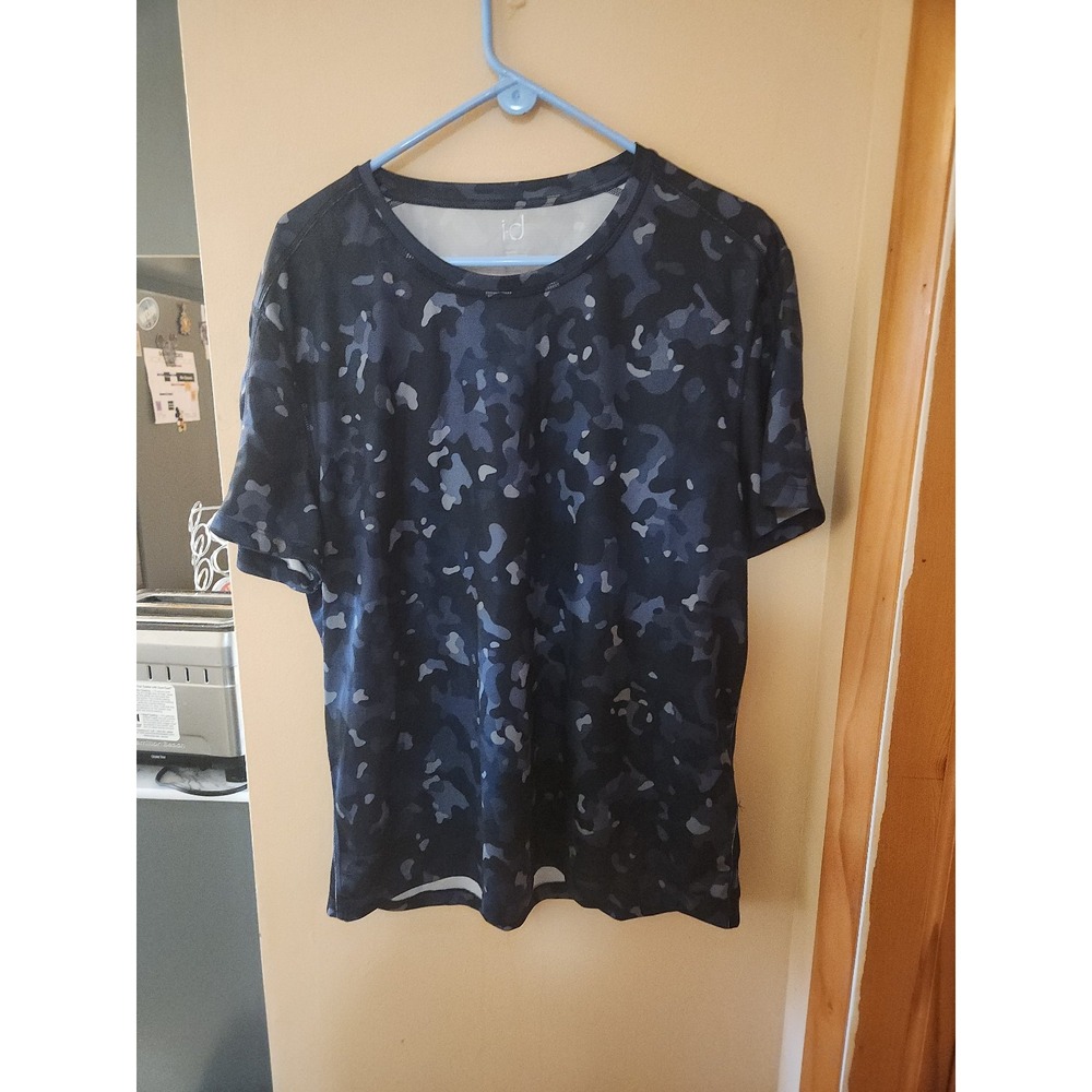 Ideology camo t- shirt men's XL
